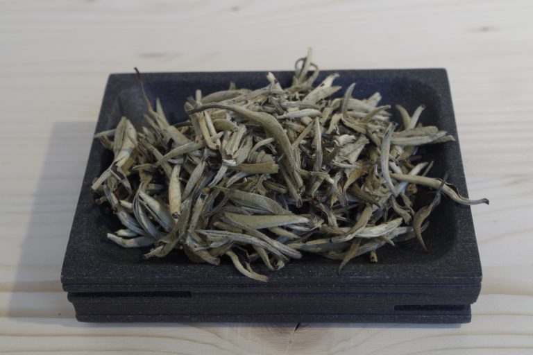 silvery pekoe yin zhen